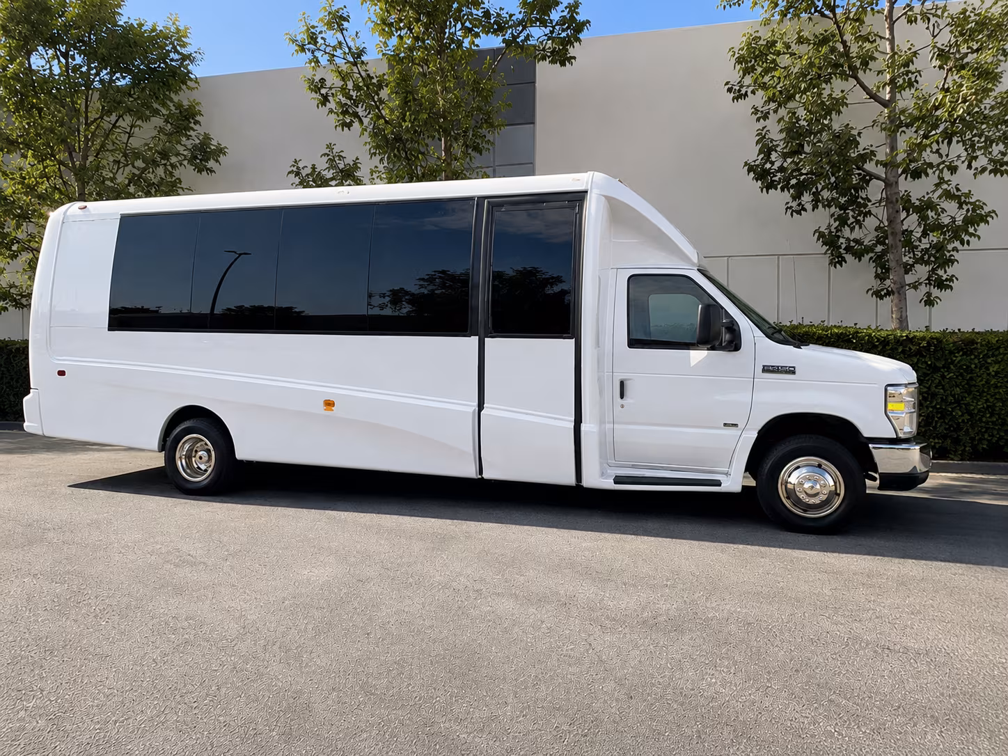 employee shuttle buses for eugene companies and research campuses