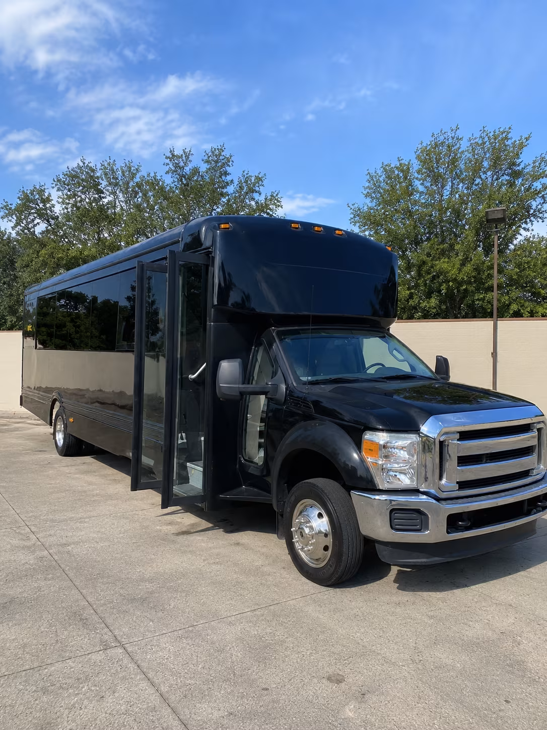eugene 20 passenger party bus