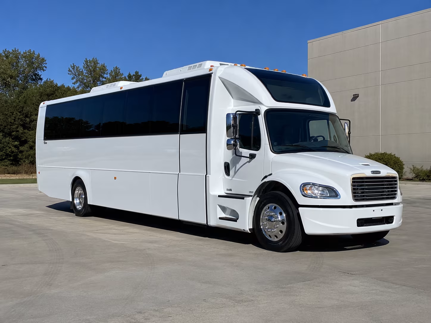 eugene 28 passenger party bus
