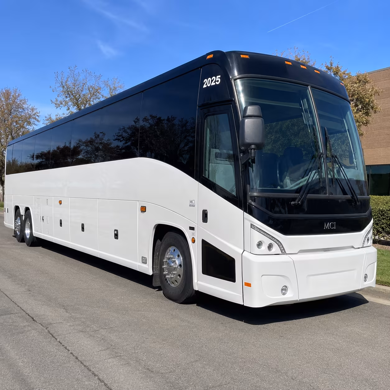 long distance charter bus trips from eugene to portland and the columbia river gorge